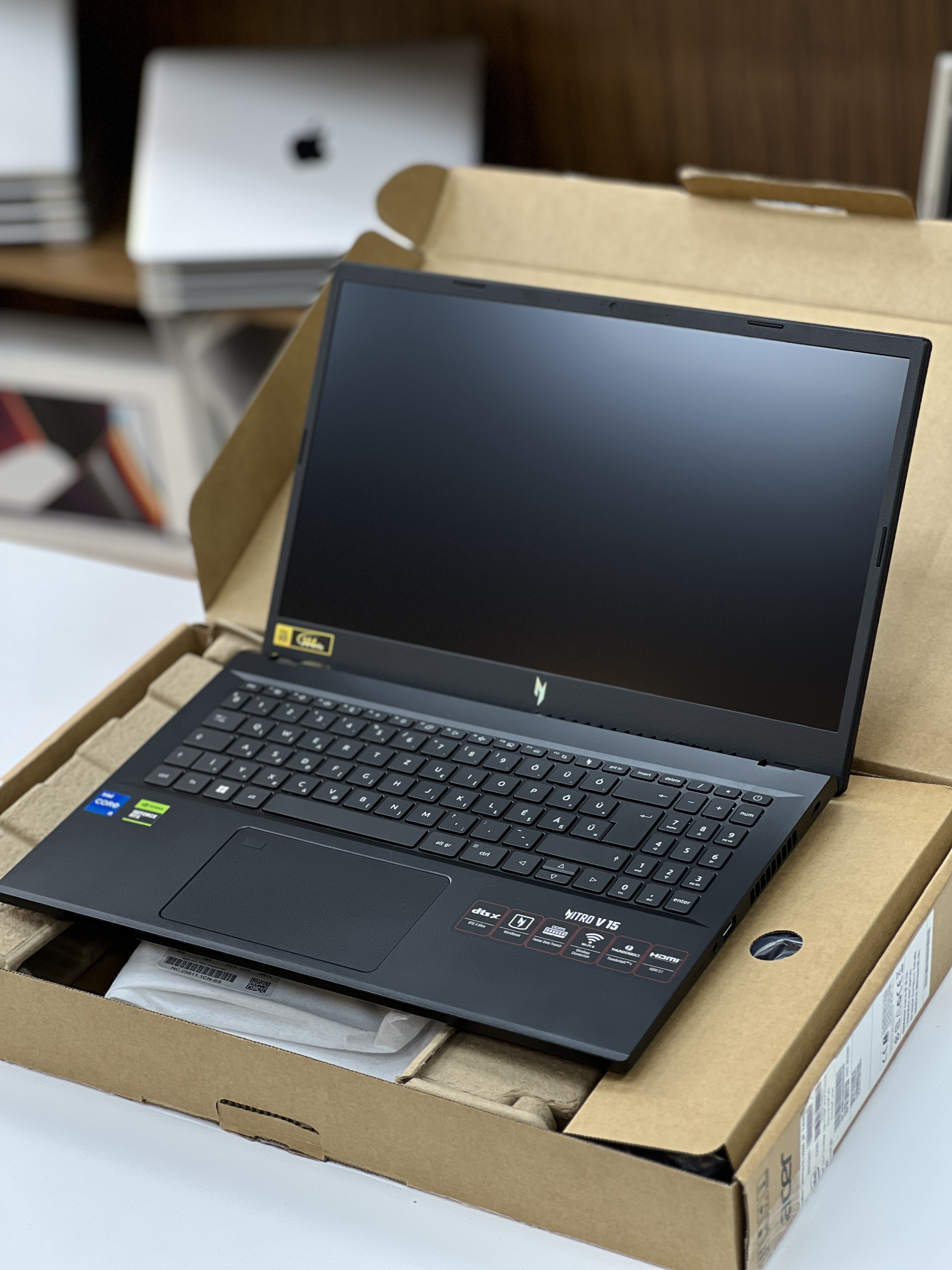 HP ZBOOK FURY G7 CORE I7 10TH 16/512 VGA 4GB
